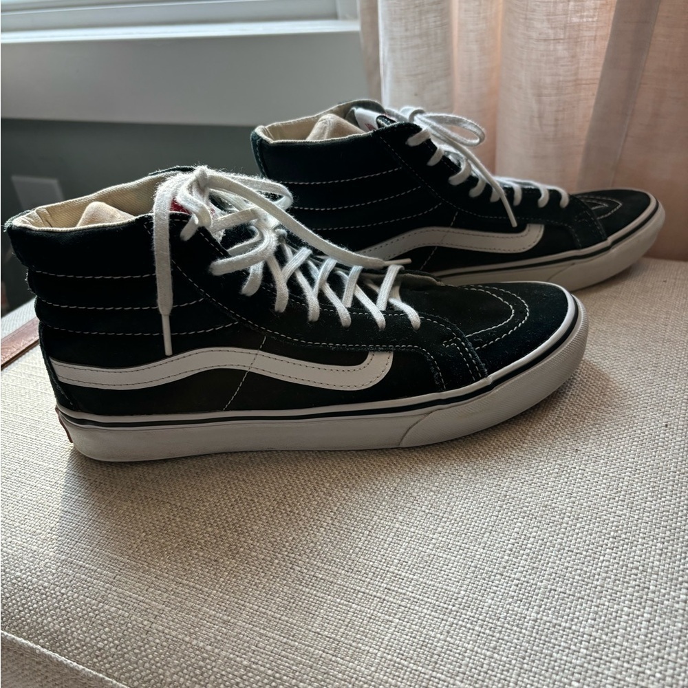 VANS UNISEX men’s:6.5 women’s: 8 SK8 sneaker Black and white “off the wall”